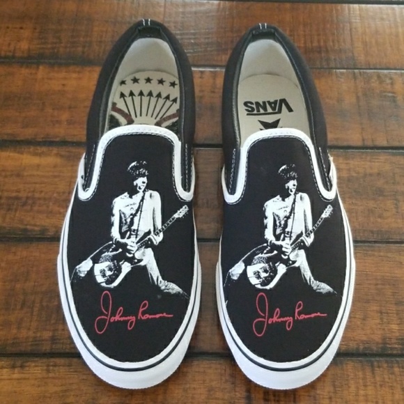 vans slip on johnny ramone